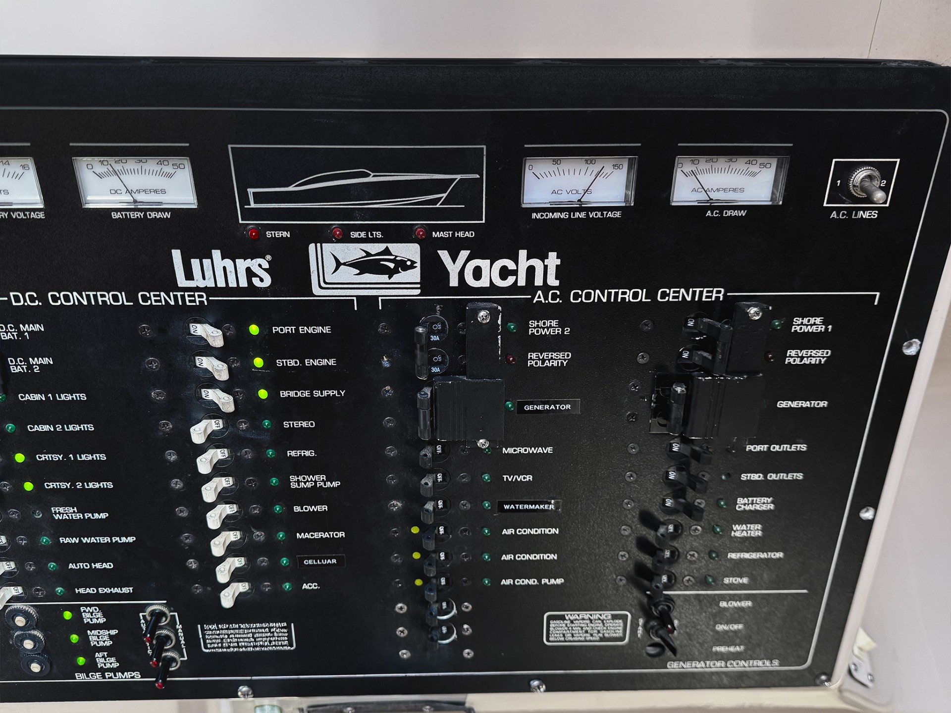 Yacht Photo 32